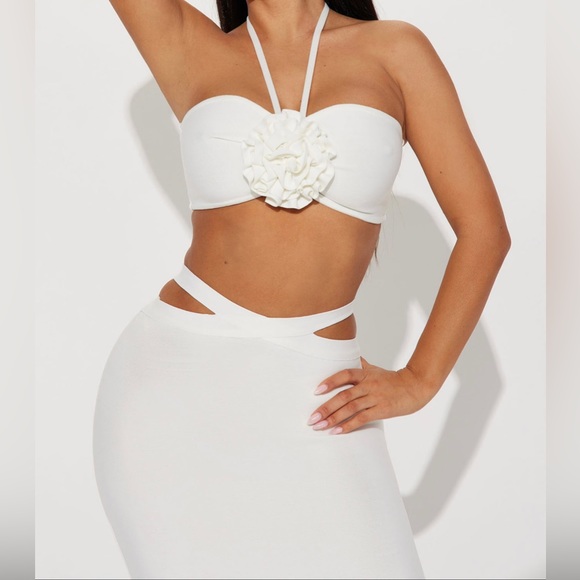 Take me to Paris 2 Piece White Skirt Set. NWT. Absolutely gorgeous size L 🫶🏽💣 - Picture 2 of 3